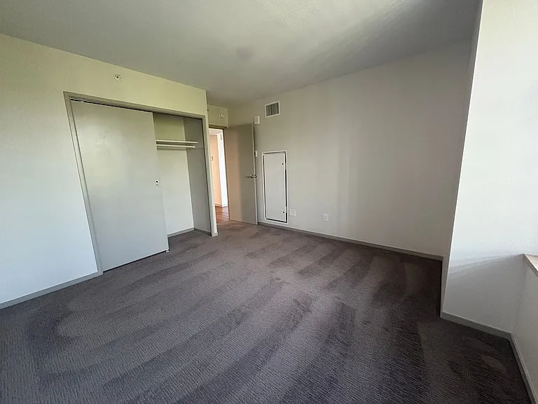 Sky Park Apartments — Photo 68