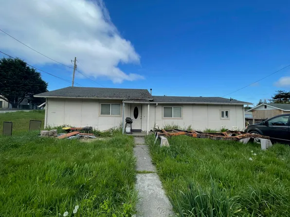 1310 Burtschell St, Crescent City, CA 95531
