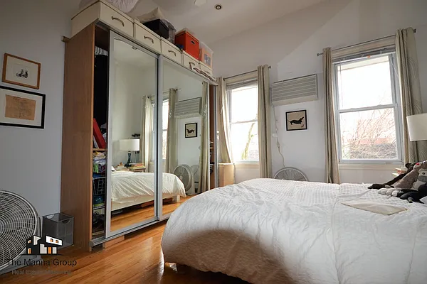 Rented by Bold New York | media 15