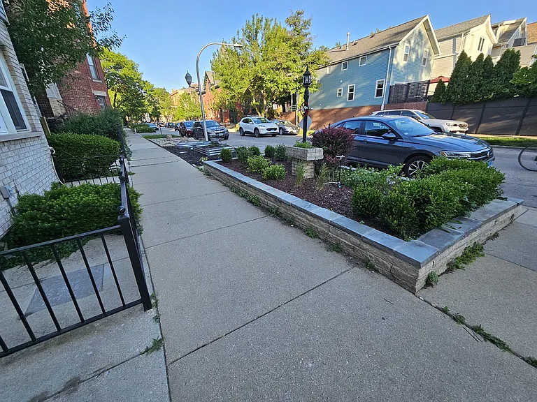 1140 W Barry Ave #1 — Photo 4