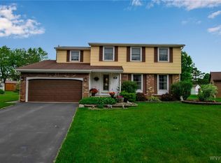 12 Idlebrook Ct, Lancaster, NY