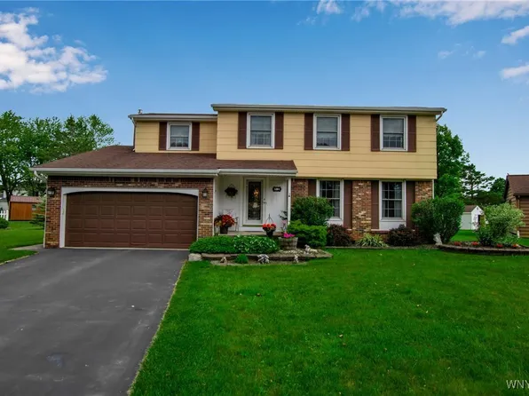 12 Idlebrook Ct, Lancaster, NY 14086