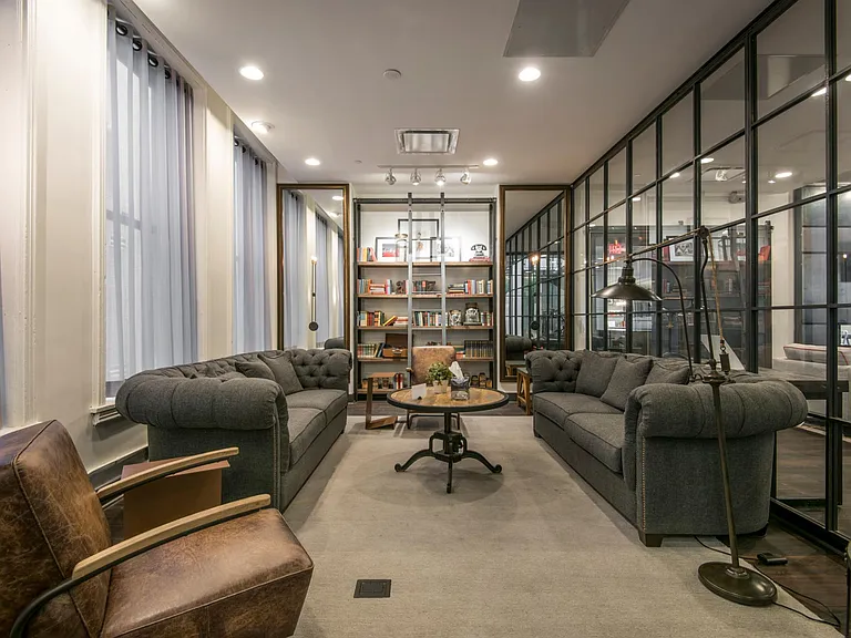 The Latham at Seventeenth — Photo 17