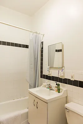 Rented by Grand & Co. | media 25