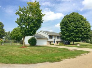 2885 E 765th Rd, Utica, IL 61373