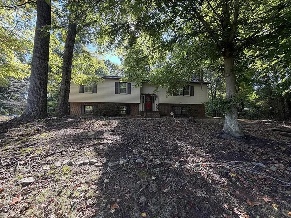 796 Sommerdale Ct, Rural Hall, NC 27045