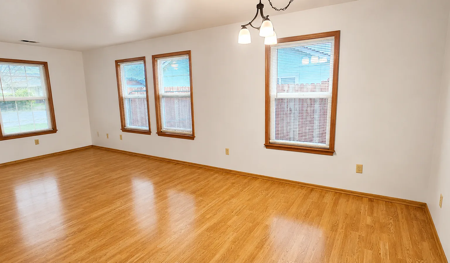 Spacious 3-Bedroom Home on a Quiet Cul-de-Sac in McKinleyville — Photo 4