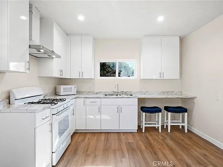 16757 Ludlow St — Photo 31