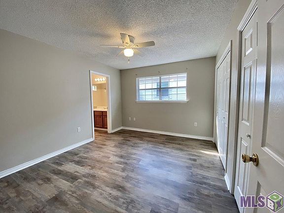 3rd image of 127 E New River St