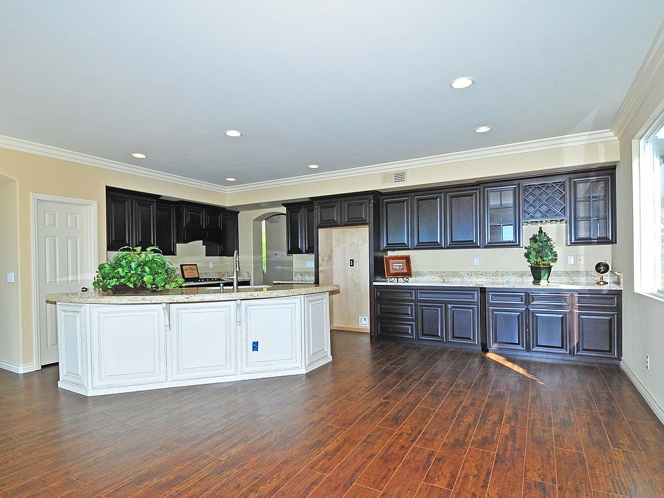 1st image of 578 Paseo Burga