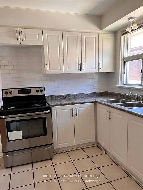 3 bed, $2,580 — Photo 4