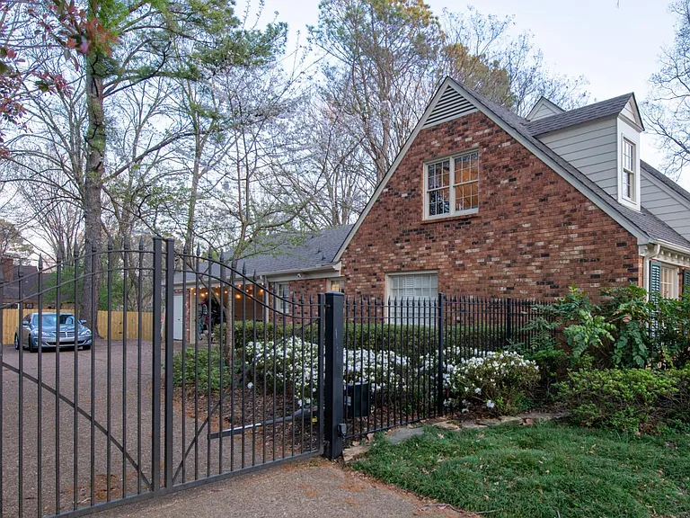 1316 Kirby Pkwy — Photo 18