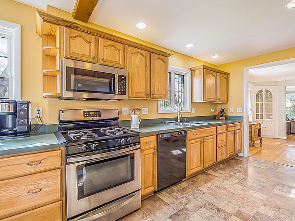 3rd image of 10715 Warner Rd