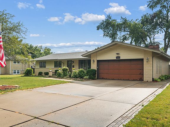 3rd image of 705 Tana Ln