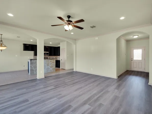 131 Sierra Dr, Waxahachie, TX 75167