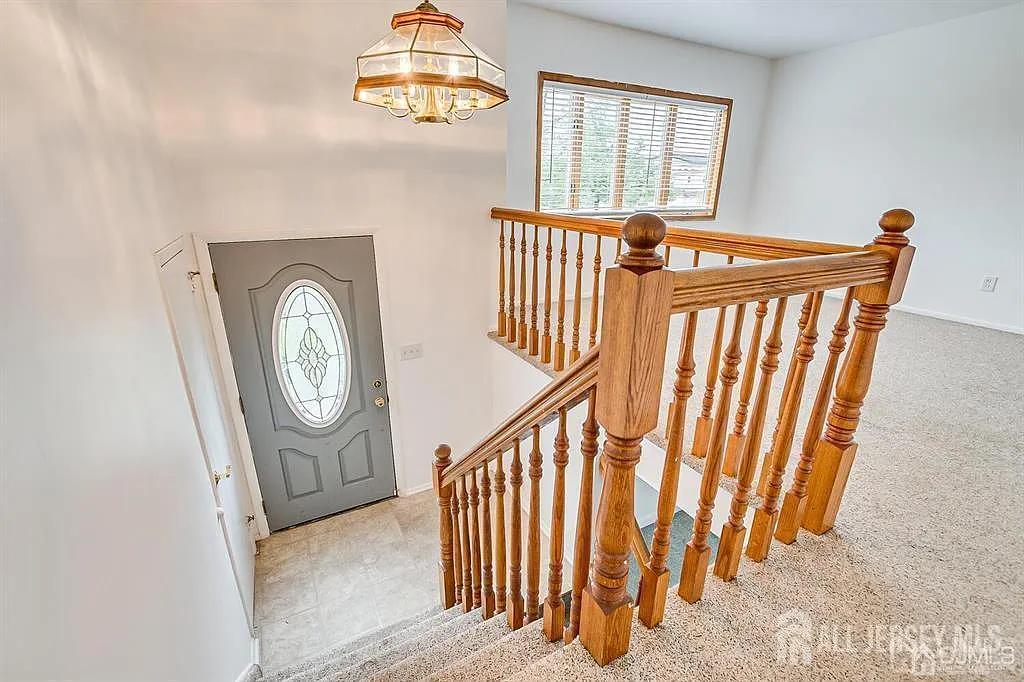 3 bed, 2.0 bath, 1160 sqft, $4,400 — Photo 4