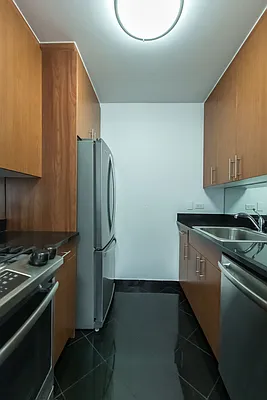 Rented by Solow Realty | media 9