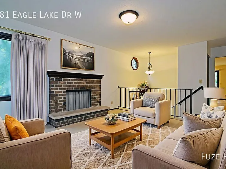 481 W Eagle Lake Dr — Photo 1