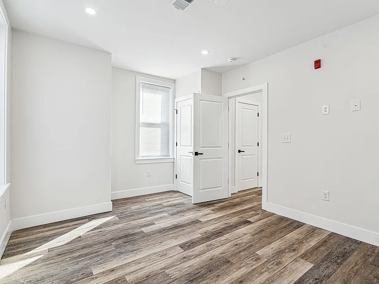 5601 Lansdowne Ave #3 — Photo 16