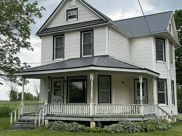 595 N Henderson Rd, Freeport, IL 61032