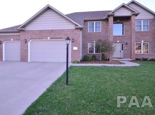 2045 W Geneva Rd, Peoria, IL 61615