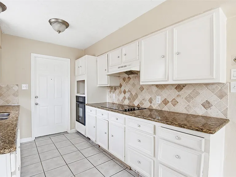 6122 S Greenpark Dr — Photo 7