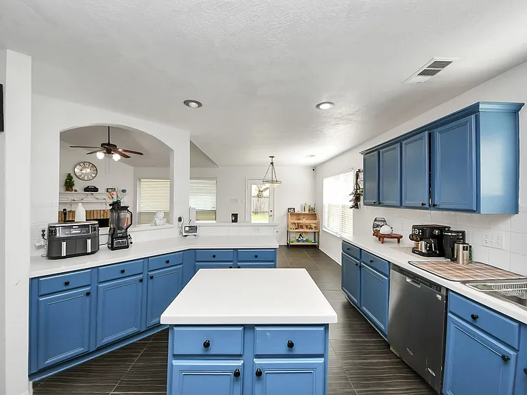 18318 Farriswood Ct — Photo 12