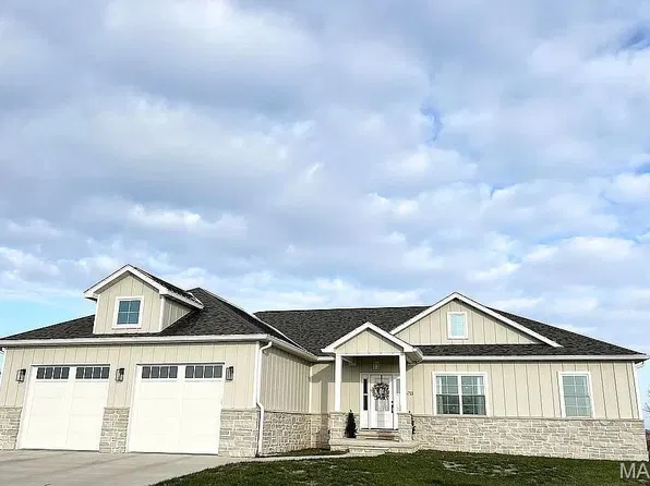 16713 Cambridge Pl, Carlyle, IL 62231
