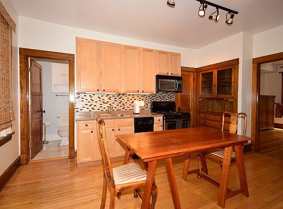3rd image of 3538 N Lawndale Ave #2