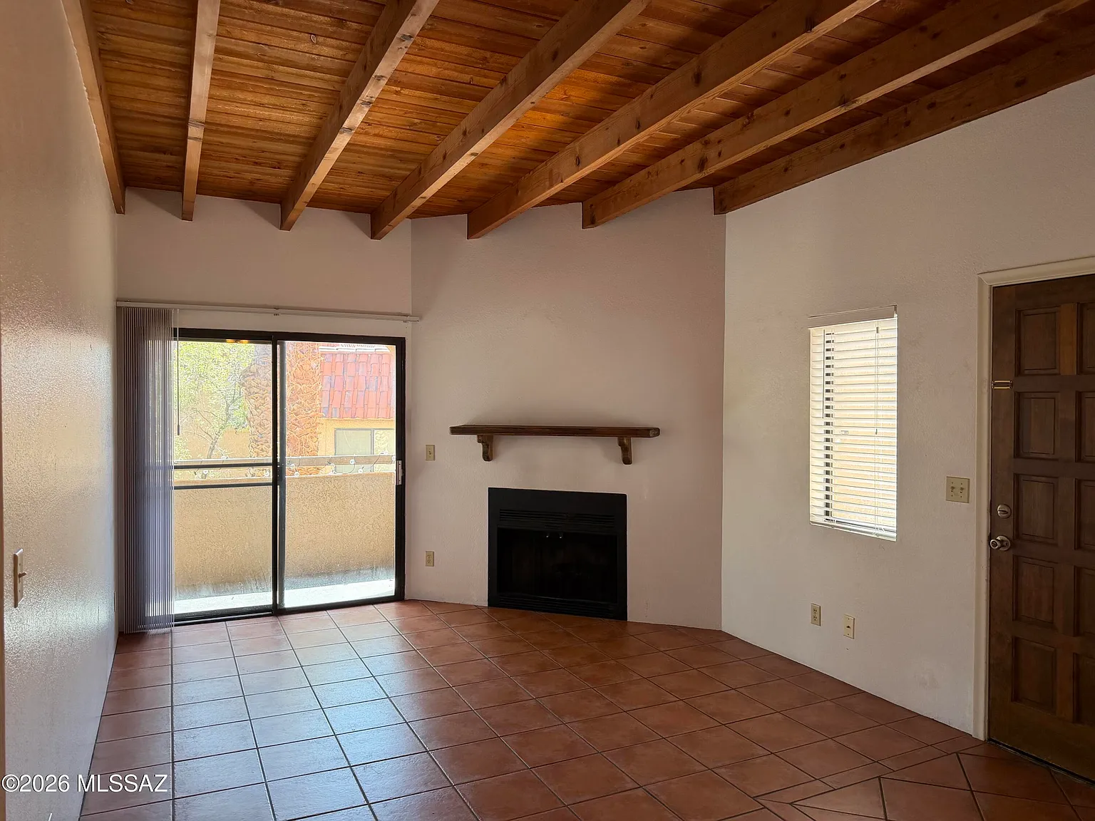 2 bed, 2.0 bath, 903 sqft, $1,350 — Photo 2