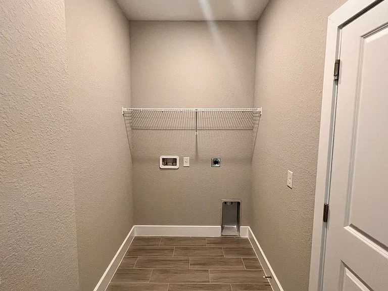 265 Hyacinth Ct — Photo 24