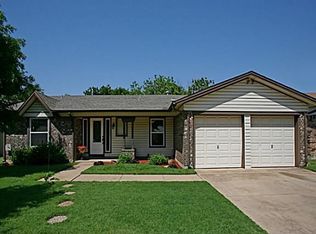 6625 Wooddale Dr, Watauga, TX 76148