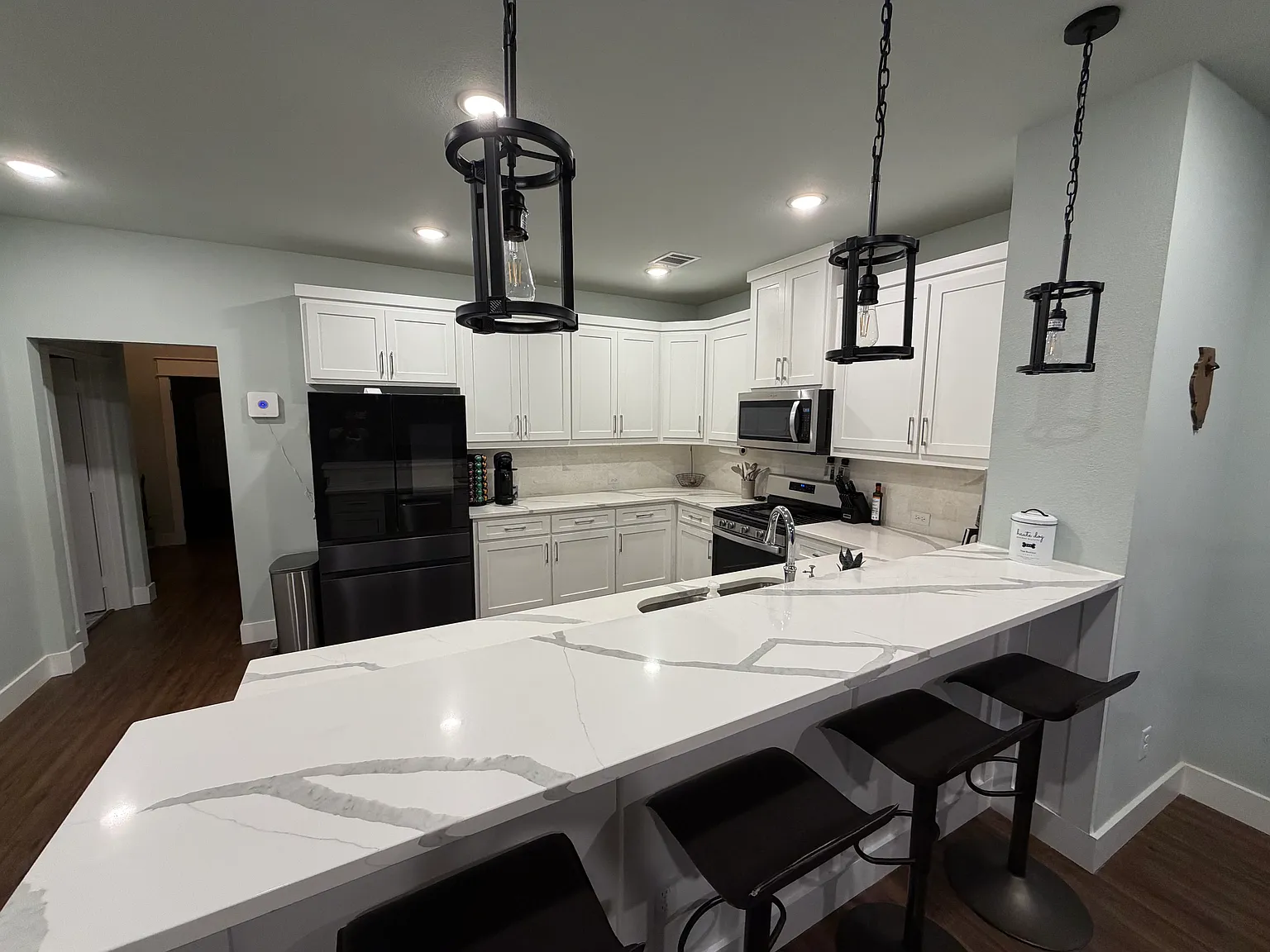 4 bed, 2000 sqft, $4,500 — Photo 3