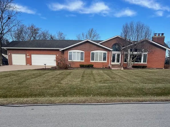 600 Ahlstrand Rd, Glen Ellyn, IL 60137