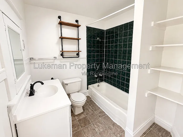 415 Davis St #4 — Photo 6