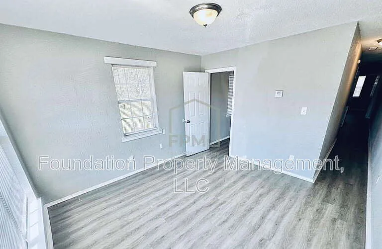 276 W Davant Ave — Photo 4
