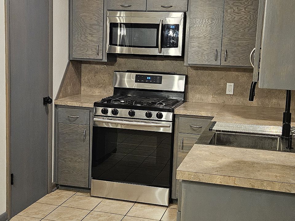 1st image of 821 SE 41st St