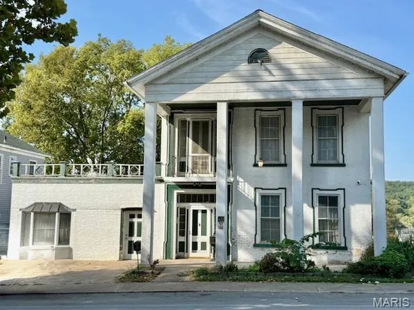 420 N 3rd St, Louisiana, MO 63353