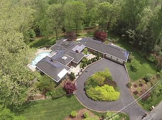 9419 Overlea Dr, Rockville, MD 20850