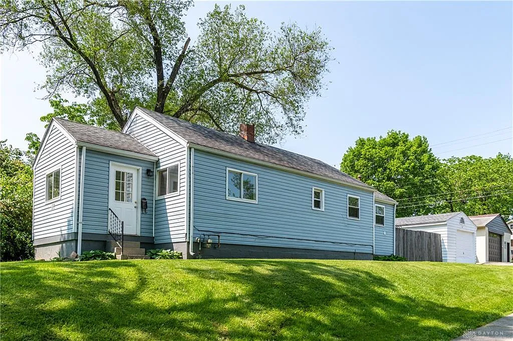 2 bed, 861 sqft, $975 — Photo 1