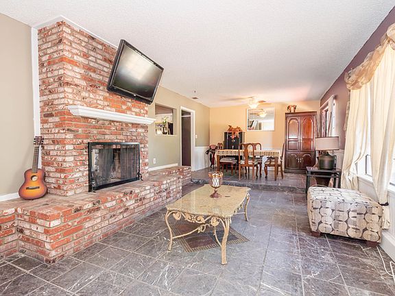4th image of 9220 E Avenue T8