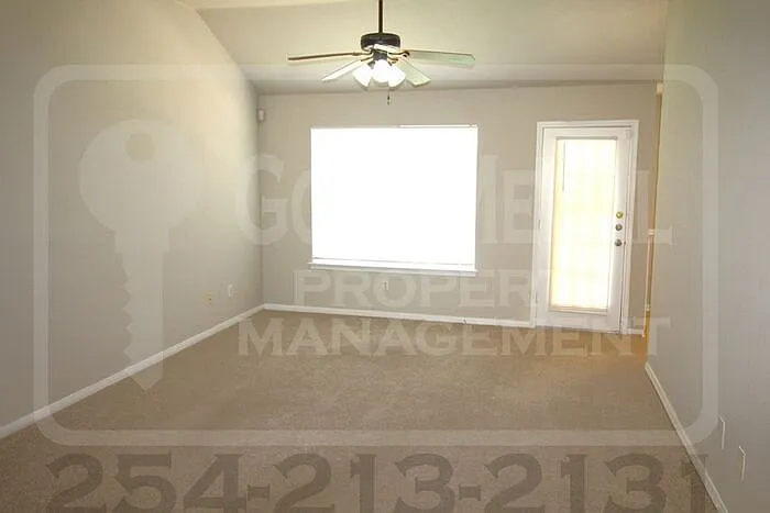 3 bed, 2.0 bath, 1494 sqft, $1,525 — Photo 4