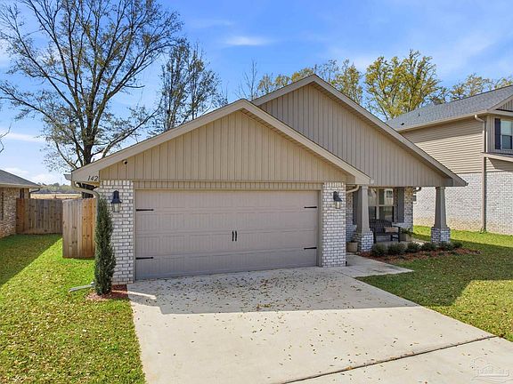 3rd image of 142 Ridgeway Cir