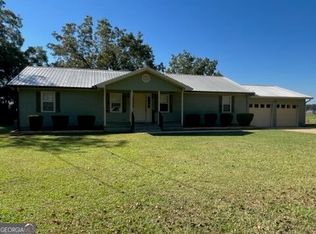 60 Strawberry Rd, Hawkinsville, GA 31036