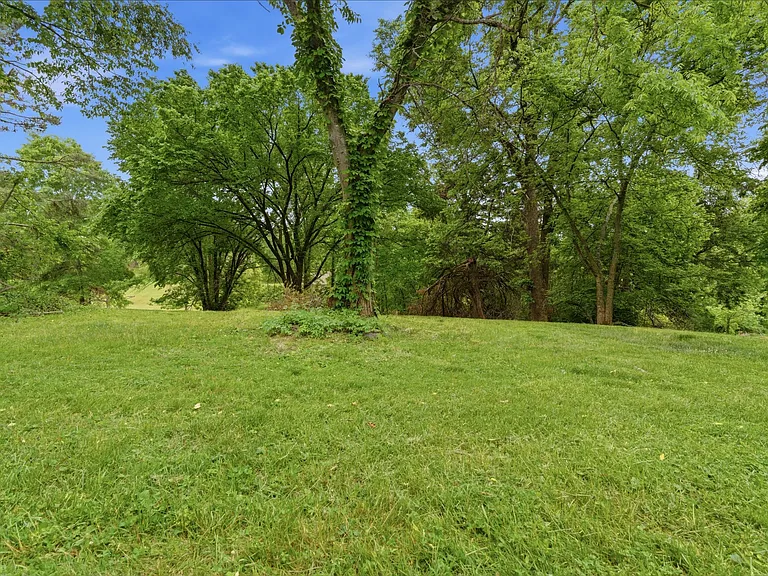 308 Brookview Ct #A — Photo 30