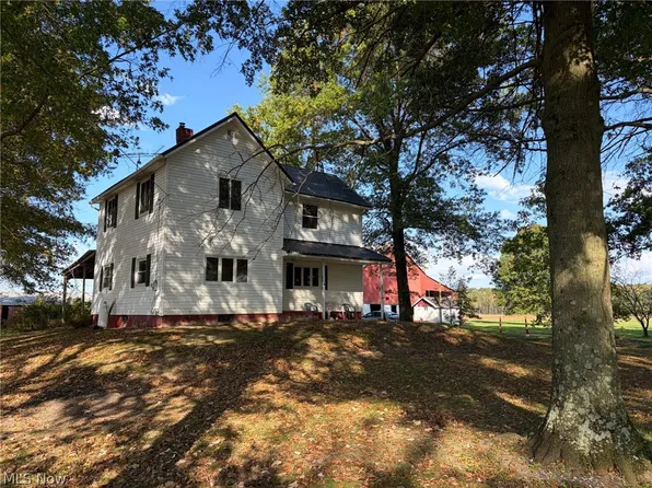 10580 Bandy Rd, North Benton, OH 44449