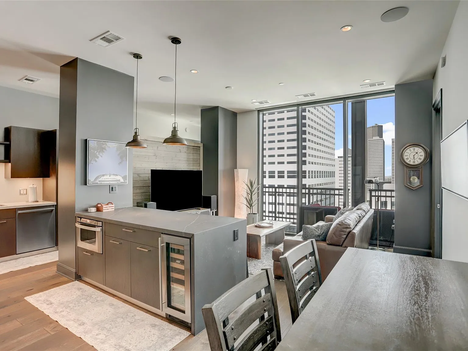 2 bed, 2.5 bath, 1478 sqft, $5,500 — Photo 1