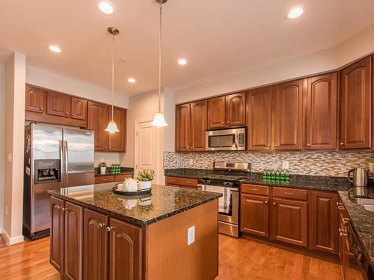 10515 Old Ellicott Cir — Photo 16