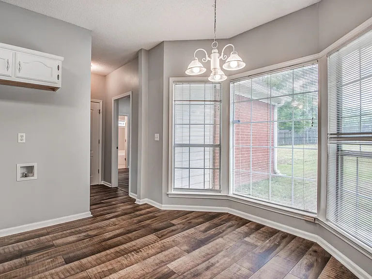 9461 Hickory Dr — Photo 13