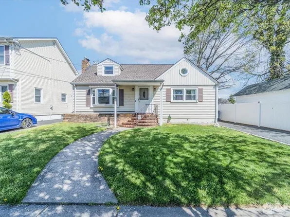 48 Alwat St, Woodbridge, NJ 07095